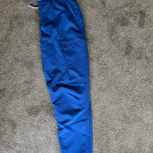 Fabletics Royal Blue Scrub Set - Picture 6 of 12